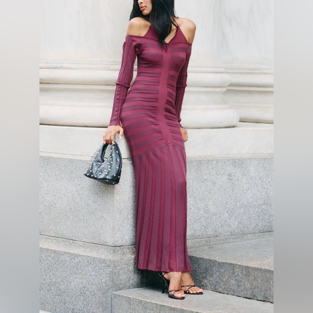 🟠NWT ANTHROPOLOGIE Off-Shoulder Ruched
Pleated Sweater Midi Dress in Wine